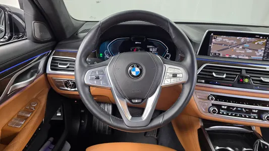 BMW 7 Series (G11) 745Le i 2021 13
