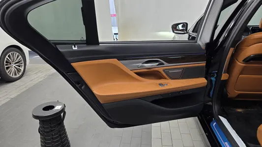 BMW 7 Series (G11) 745Le i 2021 25