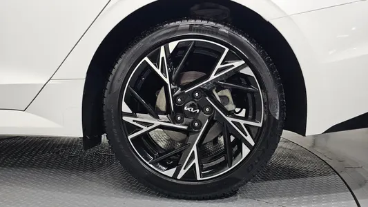 Kia K5 3 2.0 2024 21