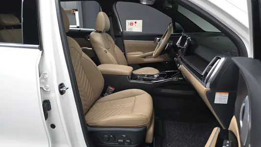 Kia 4 HEV 1.6 2WD 2025 11