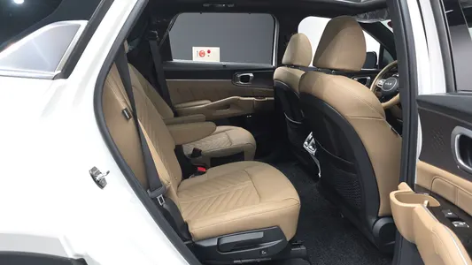 Kia 4 HEV 1.6 2WD 2025 12