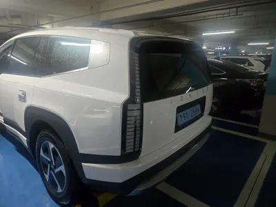 Hyundai 9 AWD 2026 5