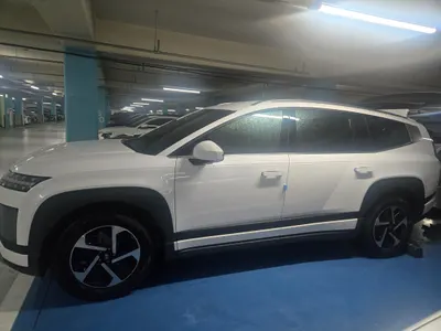 Hyundai 9 AWD 2026 6