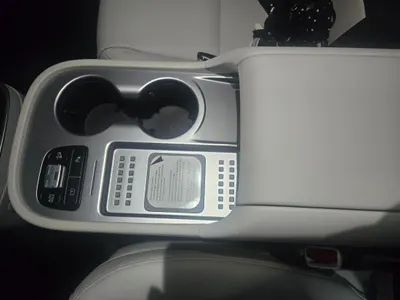 Hyundai 9 AWD 2026 10