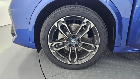 BMW iX2 (U10) eDrive 20 M 2024 5
