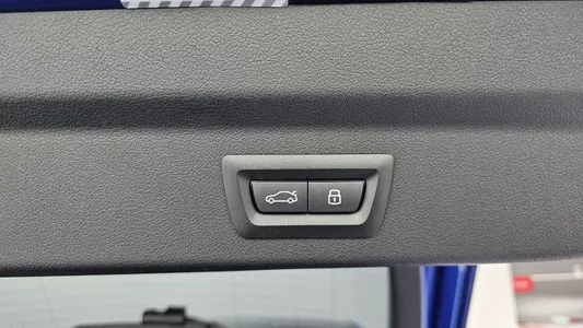 BMW iX2 (U10) eDrive 20 M 2024 19