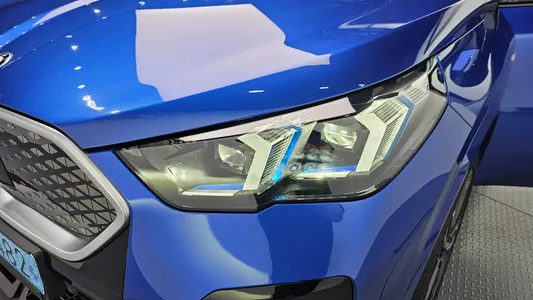 BMW iX2 (U10) eDrive 20 M 2024 23
