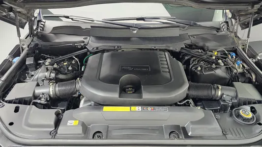 Land Rover 4 D350 Vogue SE 2021 6