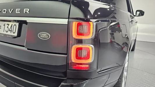 Land Rover 4 D350 Vogue SE 2021 24