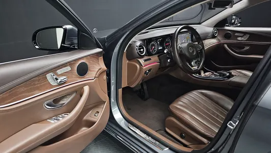 Mercedes-Benz E-Class W213 E220d 2016 10