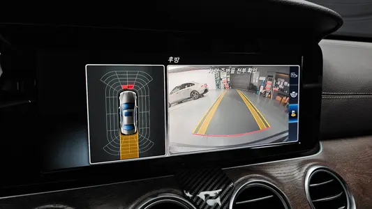Mercedes-Benz E-Class W213 E220d 2016 14
