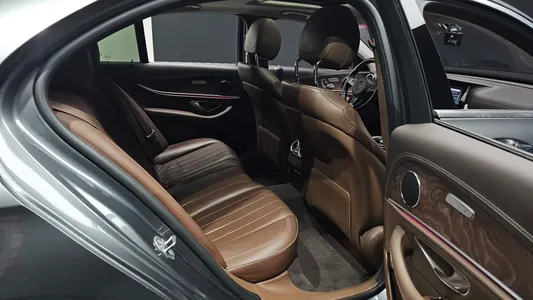 Mercedes-Benz E-Class W213 E220d 2016 26