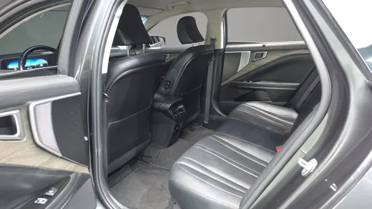 Kia K8 2.5 2WD 2022 26