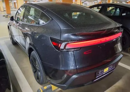 Tesla Y RWD 2026 9