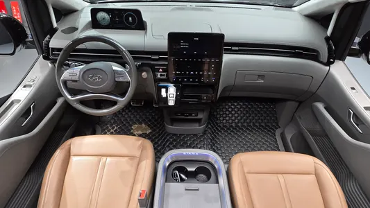 Hyundai Staria 4WD 9 2021 7