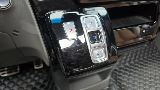 Hyundai Staria 4WD 9 2021 9