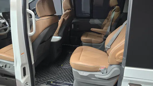 Hyundai Staria 4WD 9 2021 12