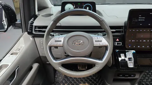 Hyundai Staria 4WD 9 2021 13