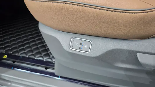 Hyundai Staria 4WD 9 2021 18