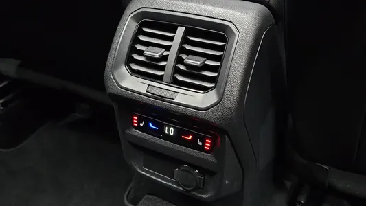 Volkswagen 2 2.0 TDI 2022 16