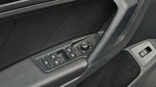 Volkswagen 2 2.0 TDI 2022 29
