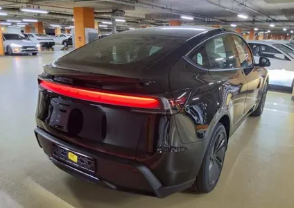 Tesla Y RWD 2026 6