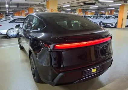 Tesla Y RWD 2026 13
