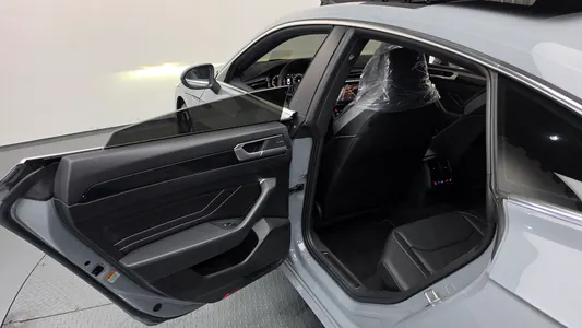 Volkswagen 아테온 2.0 TDI R-LINE 4 2022 19