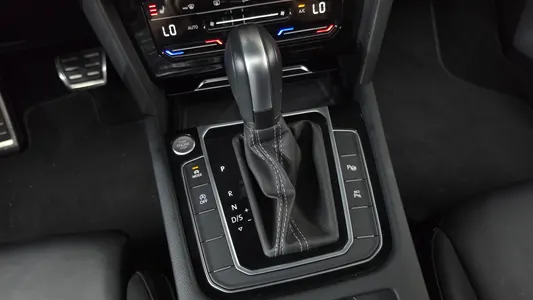 Volkswagen 아테온 2.0 TDI R-LINE 4 2022 27