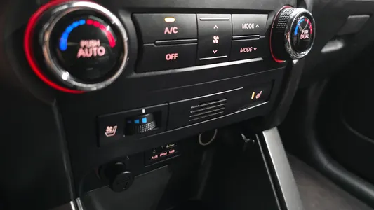 Kia R 2.0 2WD TLX 2012 33