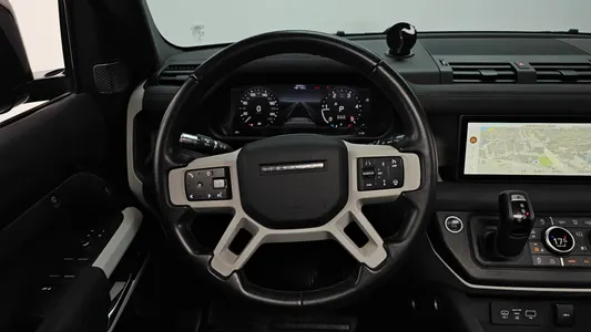 Land Rover (L663) 110 D240 SE 2020 13