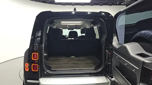 Land Rover (L663) 110 D240 SE 2020 20