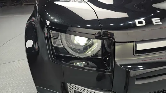 Land Rover (L663) 110 D240 SE 2020 23