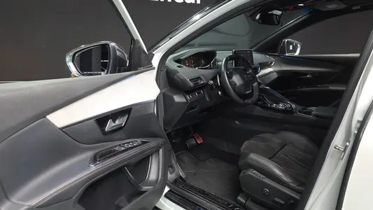 Peugeot 5008 2 2.0 BlueHDi GT 2017 10