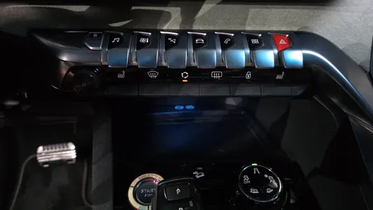 Peugeot 5008 2 2.0 BlueHDi GT 2017 29
