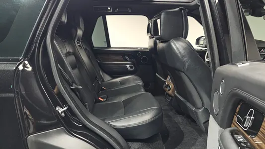 Land Rover 4 4.4 SDV8 Vogue SE 2019 11