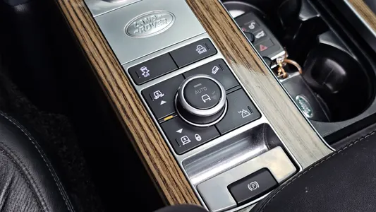 Land Rover 4 4.4 SDV8 Vogue SE 2019 30