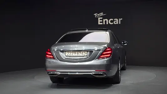 Mercedes-Benz S-Class W222 S560L 4MATIC 2018 4