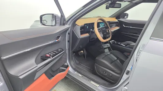 KG Mobility 토레스 HEV 1.5 2WD 2025 10