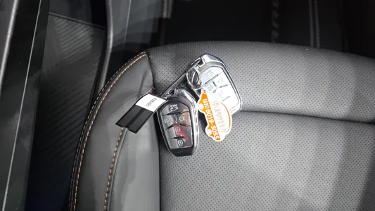KG Mobility 토레스 HEV 1.5 2WD 2025 16