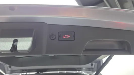 KG Mobility 토레스 HEV 1.5 2WD 2025 17