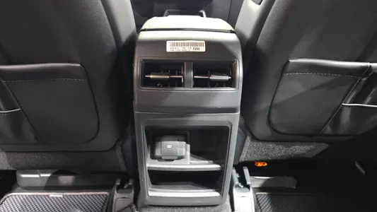 KG Mobility 토레스 HEV 1.5 2WD 2025 36