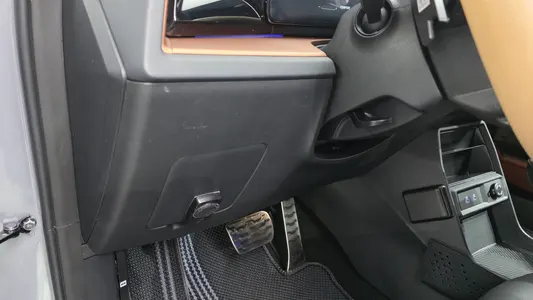 KG Mobility 토레스 HEV 1.5 2WD 2025 28