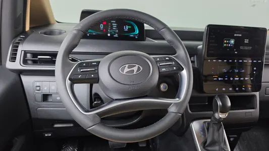 Hyundai Staria HEV 1.6 3 2024 12