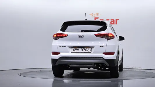 Hyundai Tucson 2.0 2WD 2015 4