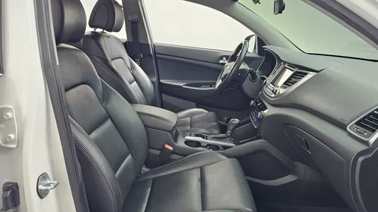 Hyundai Tucson 2.0 2WD 2015 11