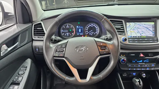 Hyundai Tucson 2.0 2WD 2015 13