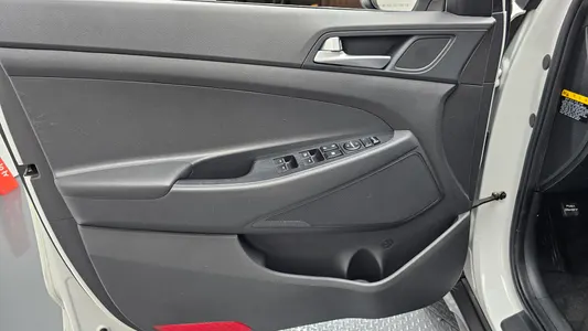 Hyundai Tucson 2.0 2WD 2015 24