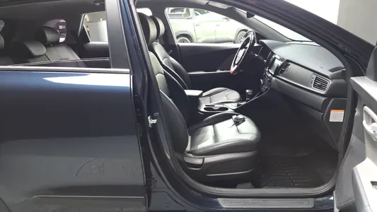 Kia Niro 2017 26