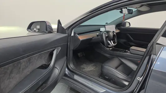 Tesla 3 RWD 2020 10